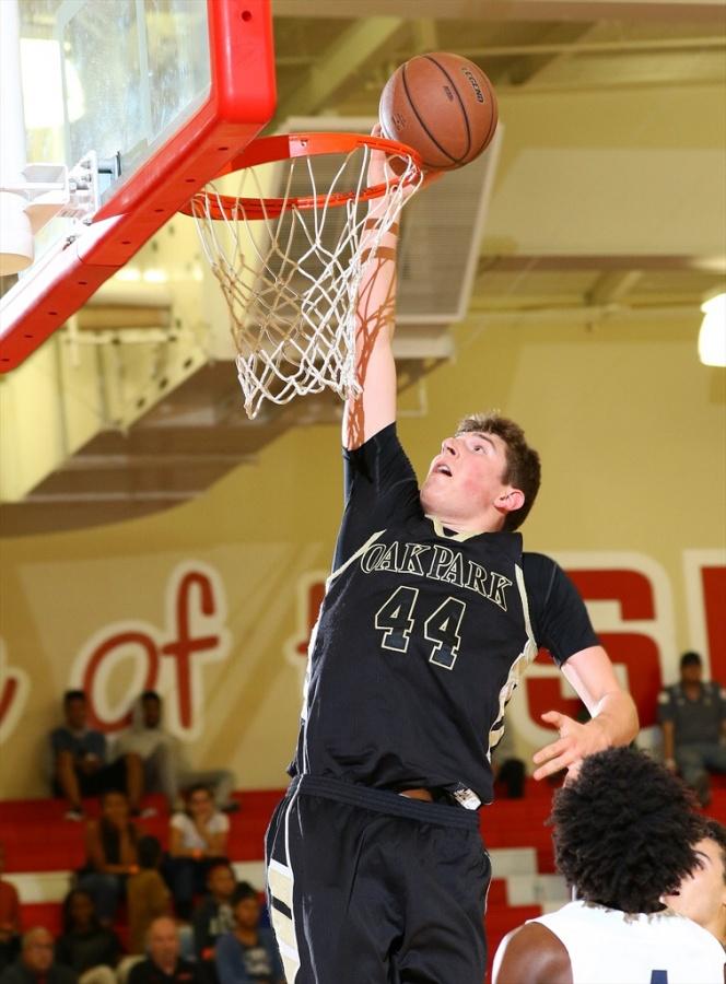 Power+forward+and+sophomore+Riley+Battin+dunks+a+basketball.%0AThis+season%2C+the+boys%E2%80%99+basketball+team+is+playing+in+three%0Aof+the+top+tournaments+in+Southern+California%2C+according+to%0AHead+Coach+Aaron+Shaw+%28Photograph+from+MaxPreps%29.