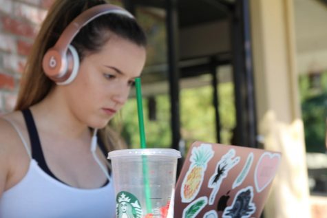 Plastic straw ban pending in California legislation