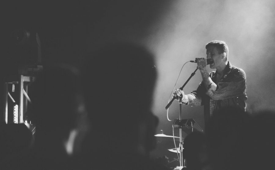 Oliver+the+Kid%2C+Bryan+Sammis%27s+stage+name%2C+performs+at+the+Constellation+Room+in+Santa+Ana